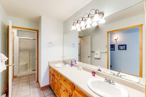 DuHaus Green – Big White