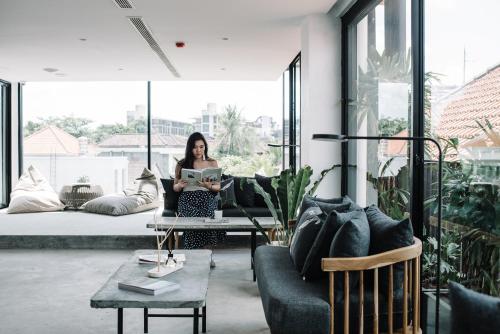 Facilities, Lloyd's Inn Bali near Double Six Beach