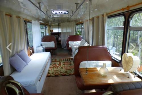 Yamba Hinterland bush retreat - Vintage bus stay