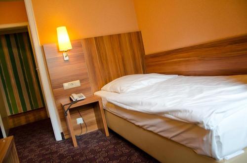 Rheinland Hotel - image 14