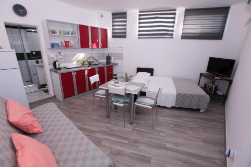 Apartments Damjan