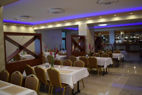 Restaurante, Hotel Biały (Hotel Bialy) in Walbrzych