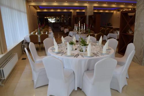 Restaurante, Hotel Biały (Hotel Bialy) in Walbrzych