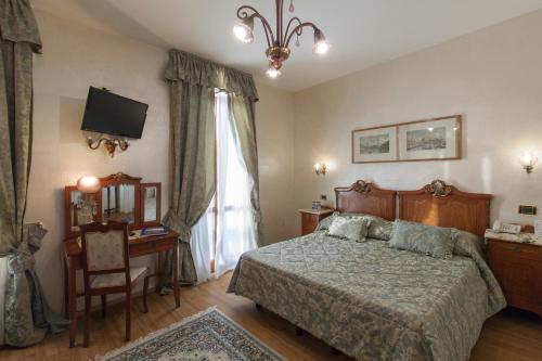Comfort Double Room with San Marco View