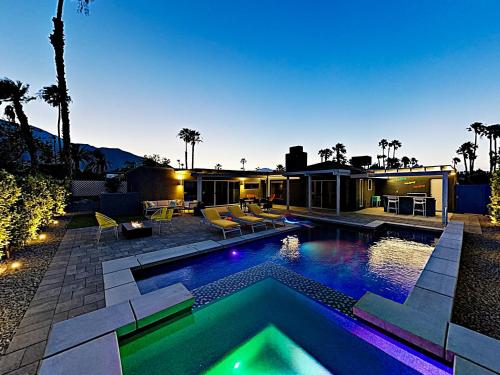 New Listing! Chic Desert Oasis With Private Pool Home - image 7