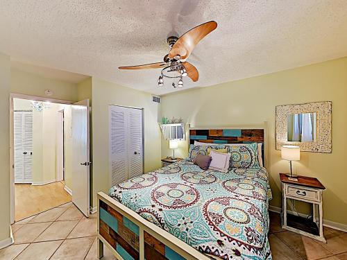 New Listing! Gulf Oasis With Pool - 1 Block To Beach Condo - image 4