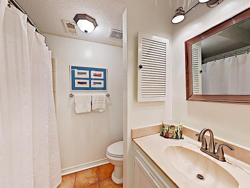 New Listing! Gulf Oasis With Pool - 1 Block To Beach Condo - image 8