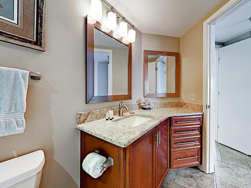 New Listing! Gulf-Front Condo With 3 Pools & Hot Tub Condo - image 5