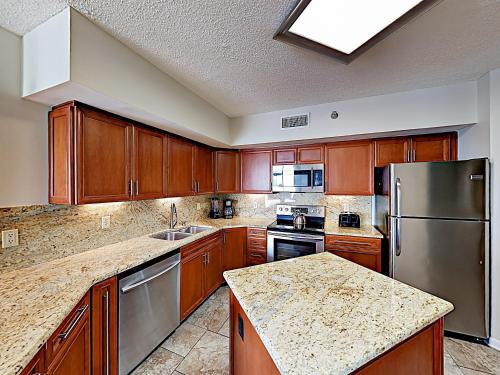 New Listing! Gulf-Front Condo With 3 Pools & Hot Tub Condo - image 6