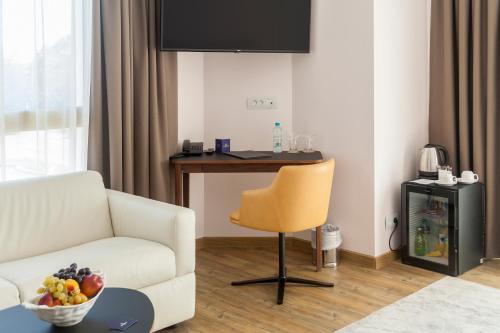 225890440 Amiral Hotel