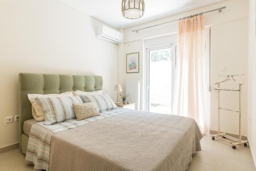  New stylish apartment with Sea View in Saronida