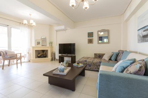 New stylish apartment with Sea View in Saronida