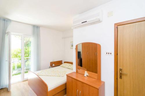 Apartments and rooms Bari