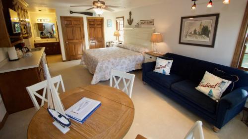Baileys Harbor Yacht Club Resort