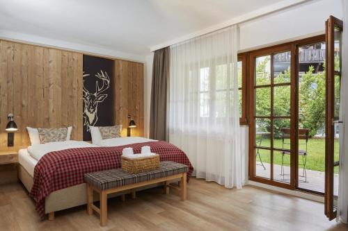 HYPERION Hotel Garmisch - Partenkirchen Room Type - Deluxe Double or Twin Room