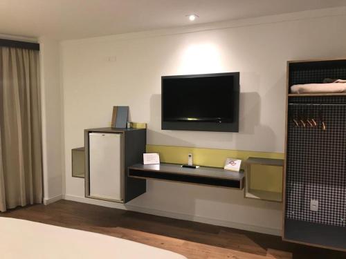 Uniclass Hotel Pinheiros Set in a prime location of Sao Paulo, Uniclass Hotel Pinheiros puts everything the city has to offer just outside your doorstep. The hotel offers guests a range of services and amenities designed to p