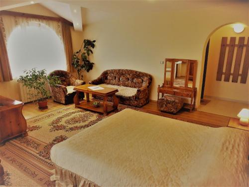 Boyadjiyski Guest House - image 10