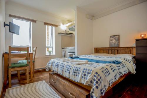 Mapesbury Lodge, Queens Park, London