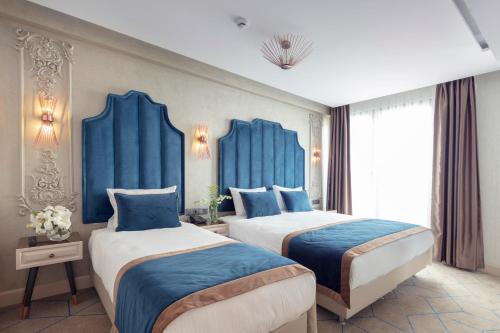 1 queen bed, 1 twin bed