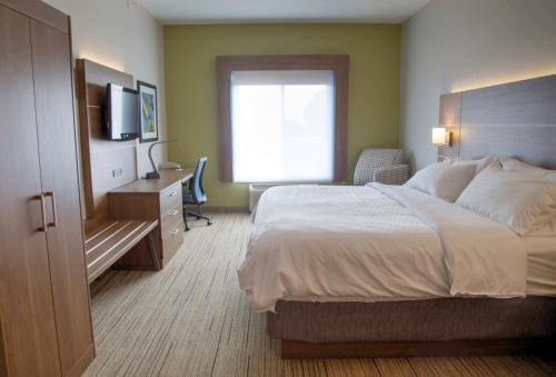 Holiday Inn Express Rochelle an IHG Hotel - image 5
