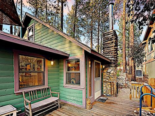 New Listing! Moonridge Maltby Cabin With Hot Tub Cabin - image 3