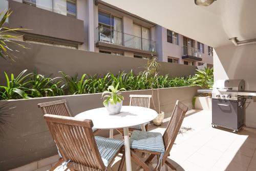 Stylish Manly Studio With BBQ Terrace and Parking