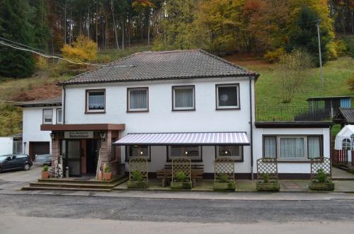 Indgang, Hotel Restaurant Waldschlossel in Elmstein