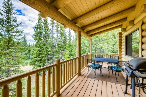 New Listing! Charming Log Home With Private Hot Tub Home - image 2