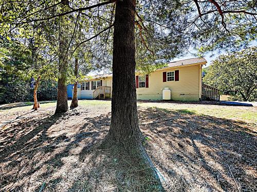 New Listing! Apple Country Retreat With Fire Pit Home - main image