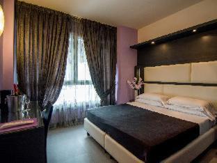 Golden Hotel, Naples (photo 8)