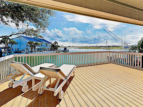 New Listing! Key Allegro Waterfront Home With Pool Home - image 5