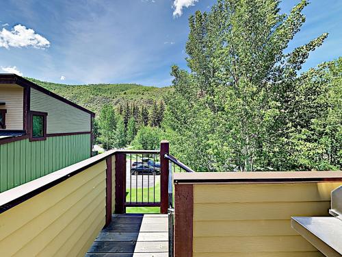 New Listing! Vail Valley Escape Shuttle To Slopes Townhouse - main image