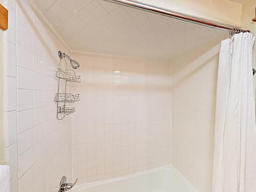 New Listing! Vail Valley Escape Shuttle To Slopes Townhouse - image 7