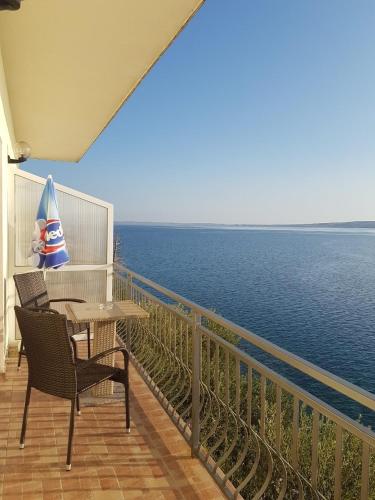 Apartments Domagoj - on the beach