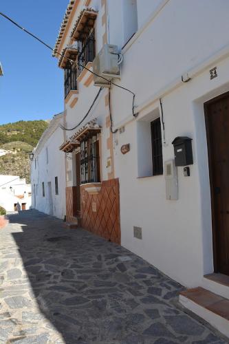  Casa de Arriba in Canillas de Aceituno