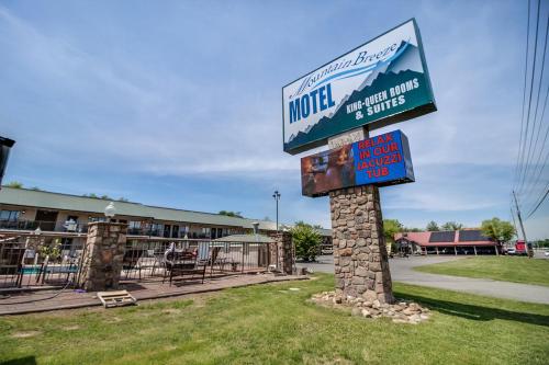 Mountain Breeze Motel