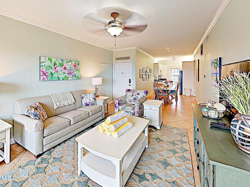 New Listing! Gulf Tropicana - Beach Access & Pools Condo - image 5