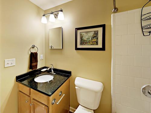 New Listing! 2 Amazing Units Walk To Forsyth Park Duplex - image 7