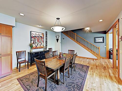 New Listing! “44 Freemont Crossing” W/ Hot Tub Townhouse - image 7