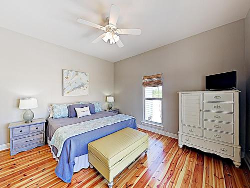 New Listing! Gulf-View Beachfront Getaway With Pool Duplex - image 7