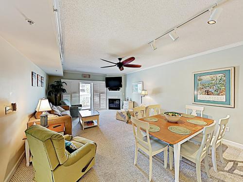 New Listing! Ocean-View Condo With Pool - Near Beach Condo - image 6