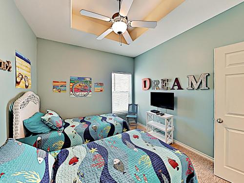 New Listing! Coastal Escape W/ Pool 200’ To Beach Townhouse - image 7