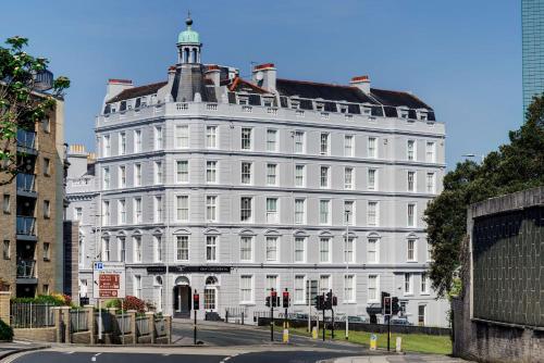 . New Continental Hotel; Sure Hotel Collection by Best Western