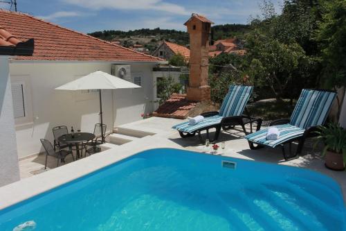 Villa Andre - swimming pool