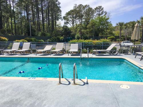 New Listing! Updated Condo - 25 Yards To Beach Condo - image 9