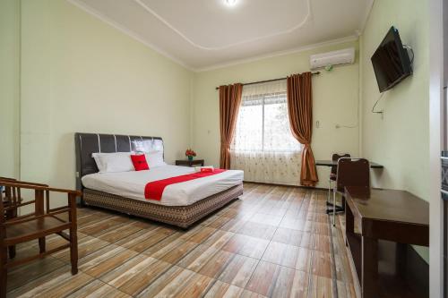 Guestroom, RedDoorz @ Pematangsiantar in Pematangsiantar