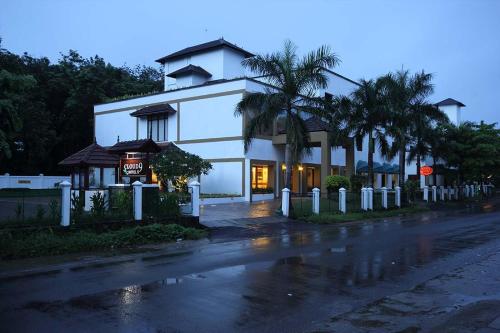 Hotel CLOUD 9 in Kothamangalam