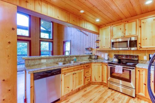 Money Creek Lodge - 5 Bed 2 Bath Vacation home in Skykomish