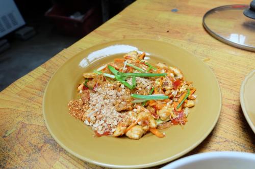 Ételek és italok, Mr. Chuoi bar and hut near Surin Nemzeti Park