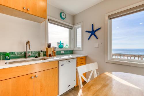 Oceanfront Cottage in Oceanside (OR)